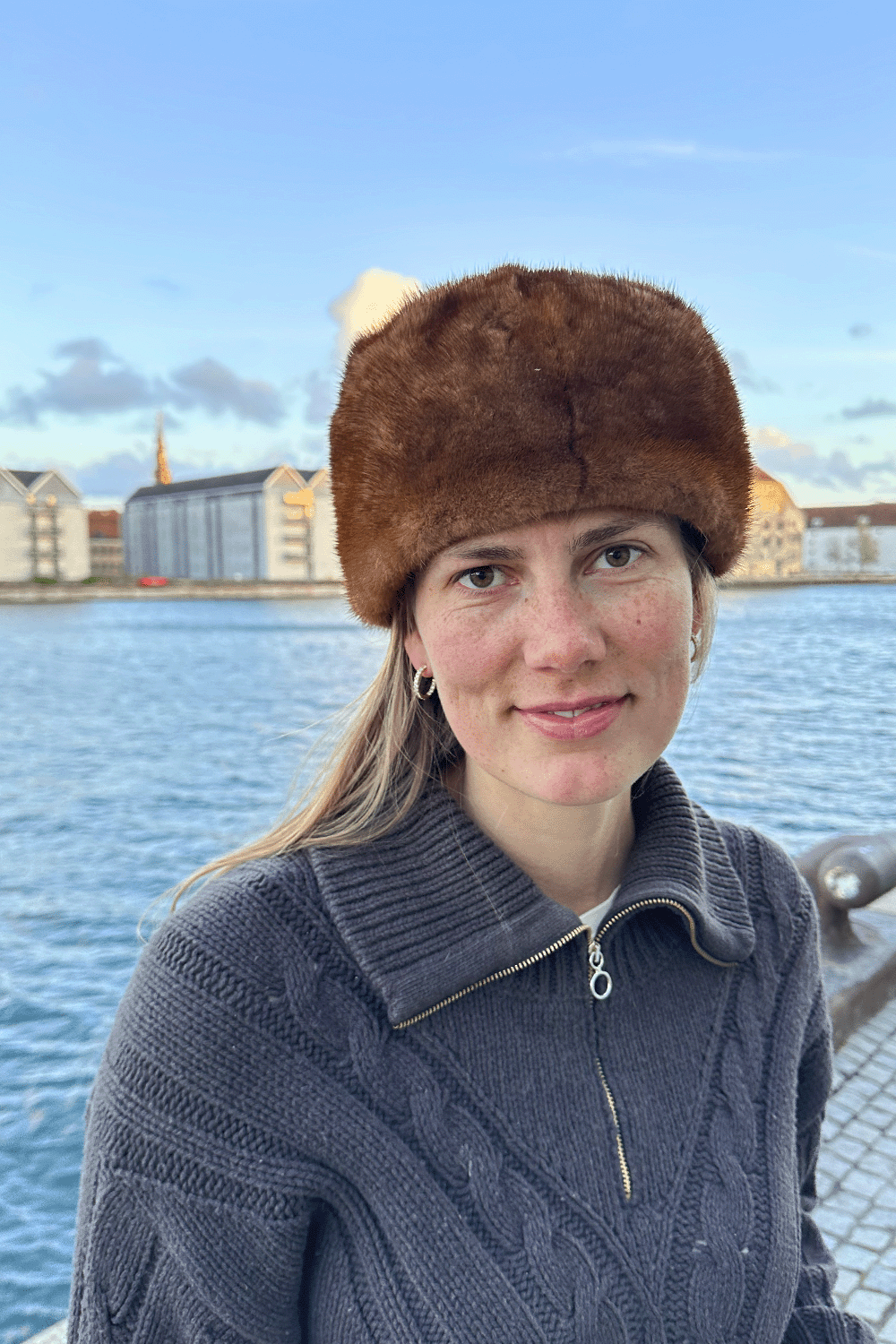 Brun mink hat